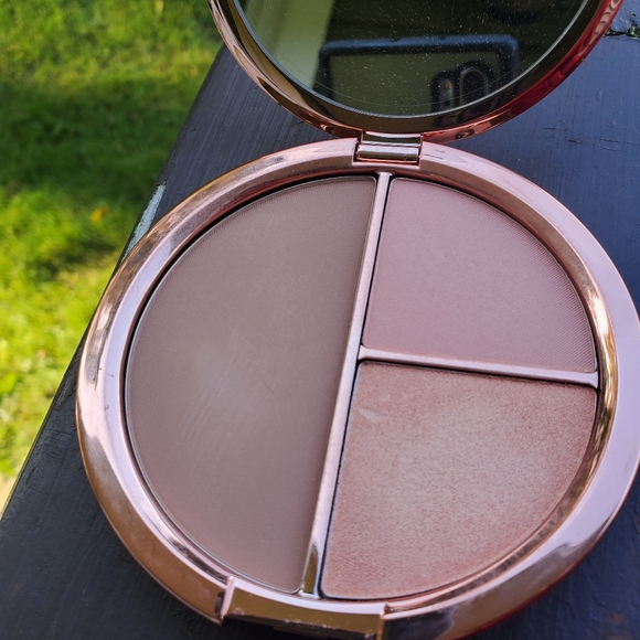 Bobbi Brown Face and Cheek palette - Picture 4 of 4
